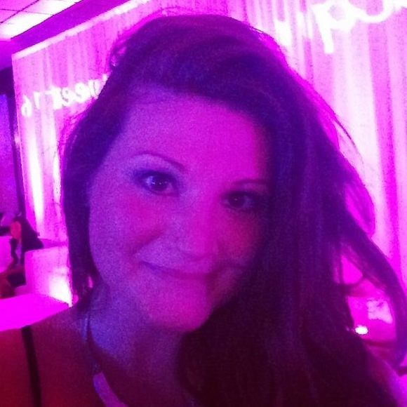 Meet your Posher, Julie - Picture 1 of 1